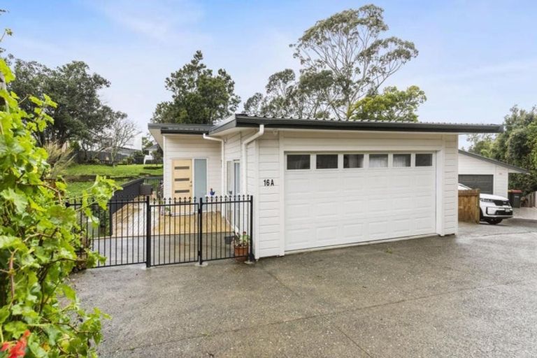 Photo of property in 16a Alexander Street, Cockle Bay, Auckland, 2014