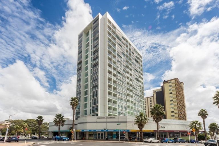 Photo of property in 402/17 Osterley Way, Manukau, Auckland, 2104