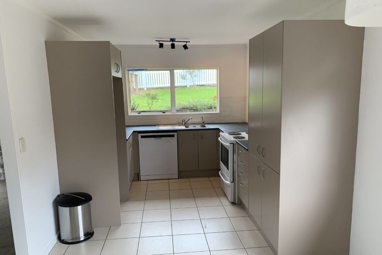 Photo of property in 12b Penton Road, Stanmore Bay, Whangaparaoa, 0932