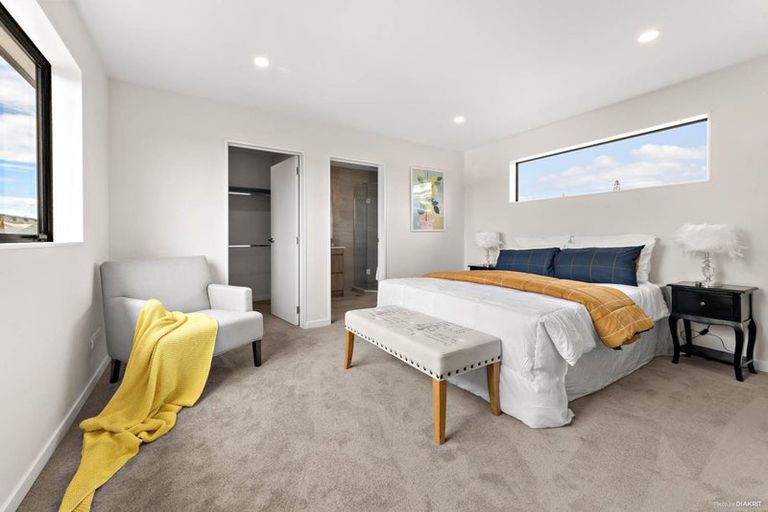 Photo of property in 37b Kingdale Road, Henderson, Auckland, 0610