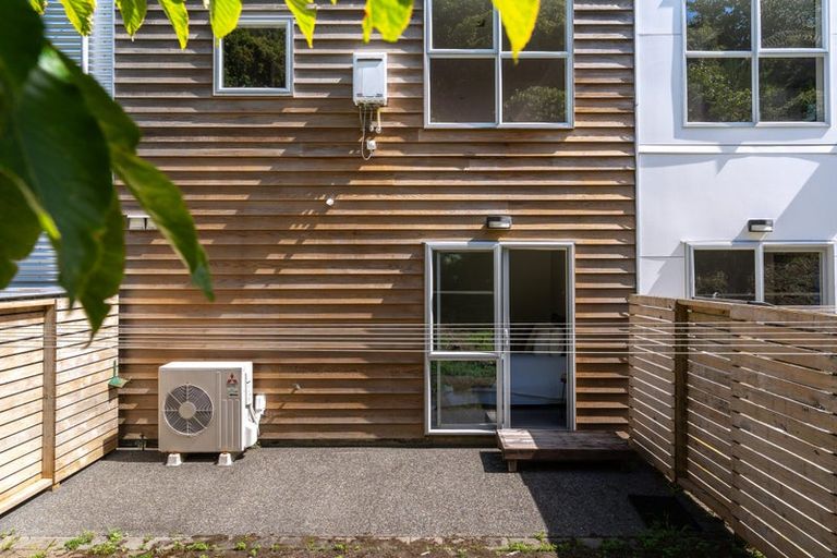 Photo of property in 10 Saddleback Grove, Karori, Wellington, 6012