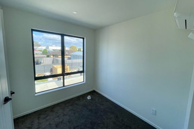 Photo of property in 3/5 Hikurangi Street, Te Atatu Peninsula, Auckland, 0610