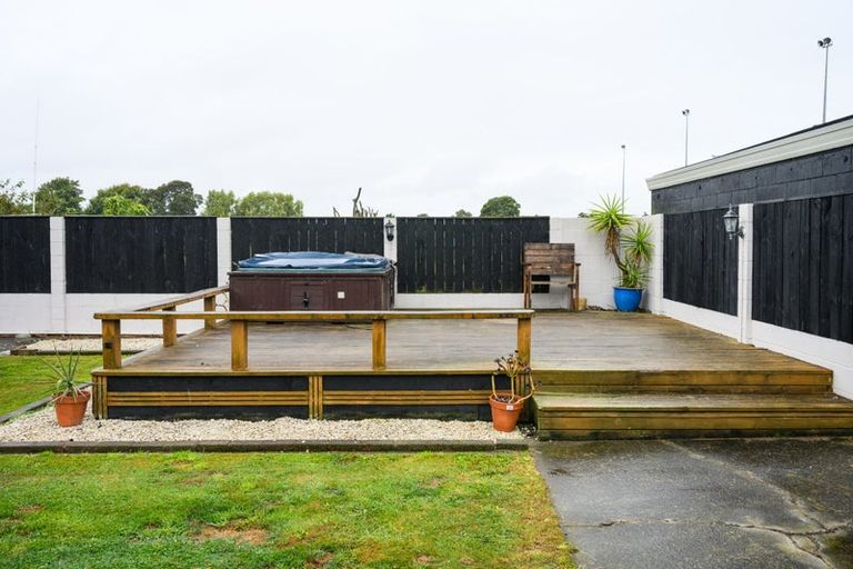 Photo of property in 6 Grange Place, Milson, Palmerston North, 4414