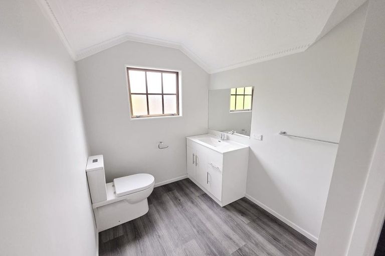 Photo of property in 3 Rawene Street, Waikanae, 5036