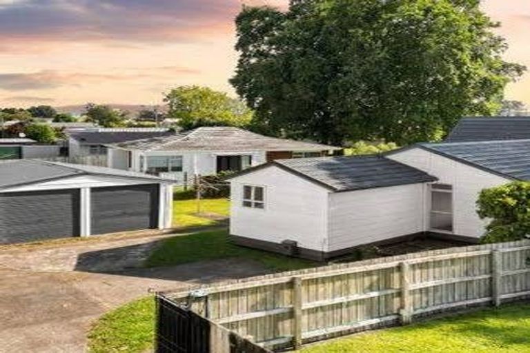 Photo of property in 19 Morrow Avenue, St Andrews, Hamilton, 3200