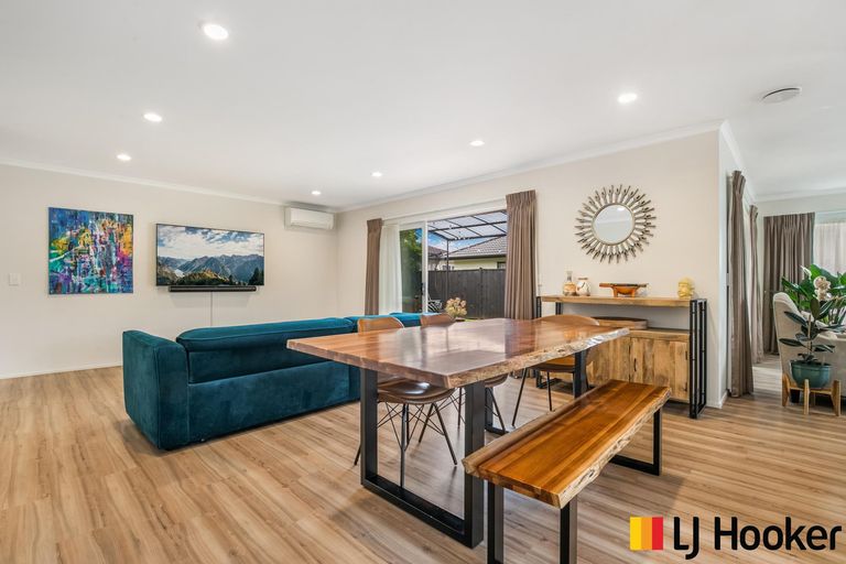 Photo of property in 7 Disley Road, Wattle Downs, Auckland, 2103