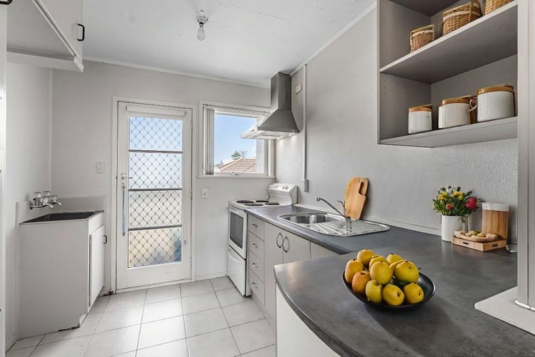 Photo of property in 2/77a Wellington Street, Howick, Auckland, 2014