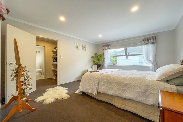Photo of property in 50u2 Banbury Crescent, Fairfield, Hamilton, 3214