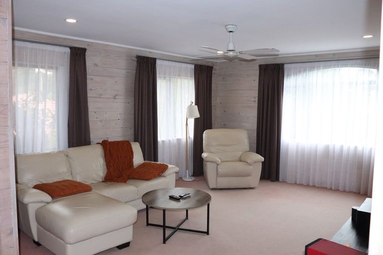 Photo of property in 49 Milan Drive, Glen Eden, Auckland, 0602
