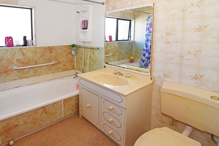 Photo of property in 10 Hogg Crescent, Masterton, 5810