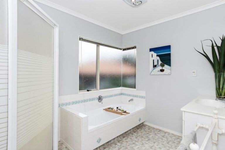 Photo of property in 71 Little John Drive, Bellevue, Tauranga, 3110