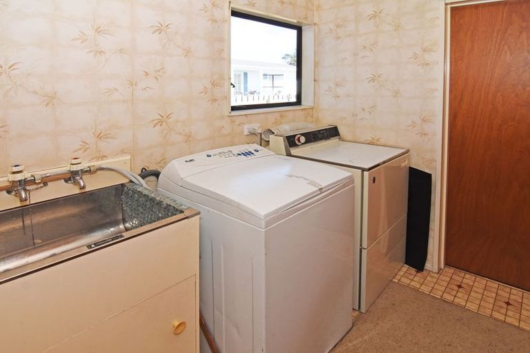 Photo of property in 10 Hogg Crescent, Masterton, 5810