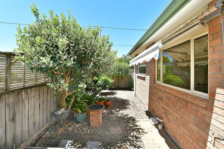 Photo of property in 15a Hatton Road, Orewa, 0931