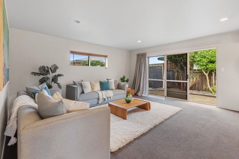 Photo of property in 72 Evans Road, Papamoa Beach, Papamoa, 3118