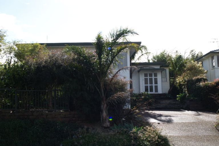 Photo of property in 14 Churchill Road, Cockle Bay, Auckland, 2014