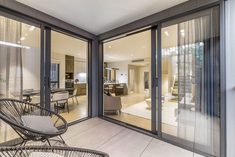 Photo of property in 201c Hurstmere Road, Takapuna, Auckland, 0622