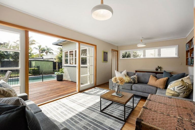 Photo of property in 14 Maeroa Road, Beerescourt, Hamilton, 3200