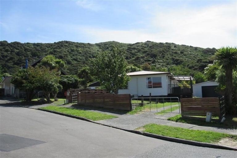 Photo of property in 12 Kendal Grove, Wainuiomata, Lower Hutt, 5014