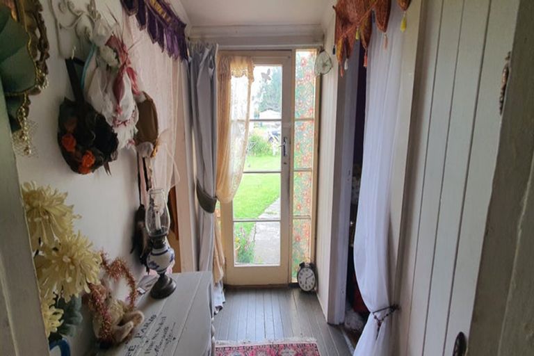 Photo of property in 9 Edward Street, Waimate, 7924