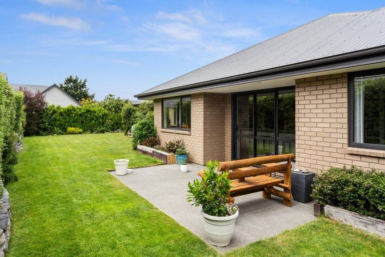 Photo of property in 21 Holly Place, Rangiora, 7400