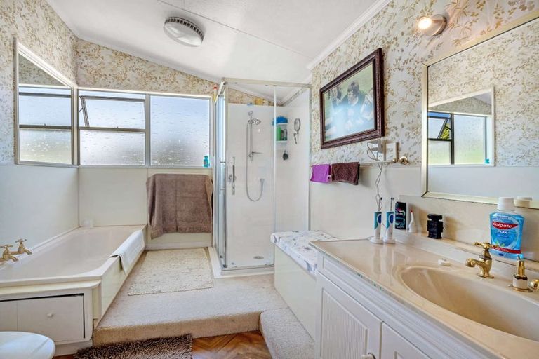 Photo of property in 14 Manga-pirau Street, Waikawa Beach, Manakau, 5573