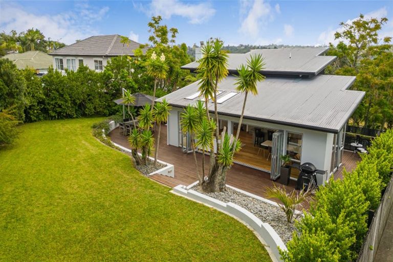 Photo of property in 40 Kittiwake Drive, Schnapper Rock, Auckland, 0632
