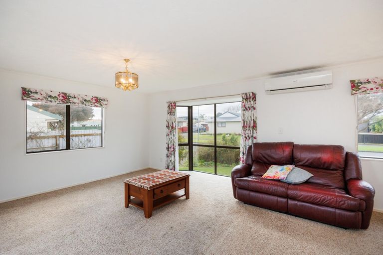 Photo of property in 26 Peppertree Glade, Kelvin Grove, Palmerston North, 4414