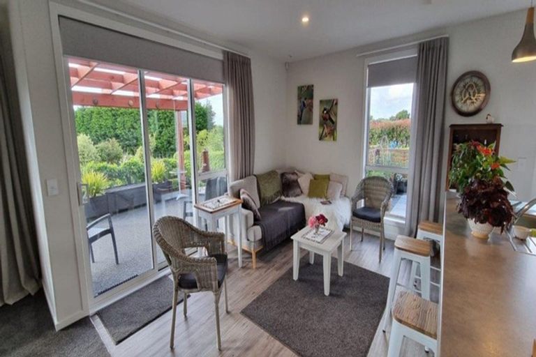 Photo of property in 9 Waipuna Grove, Levin, 5571