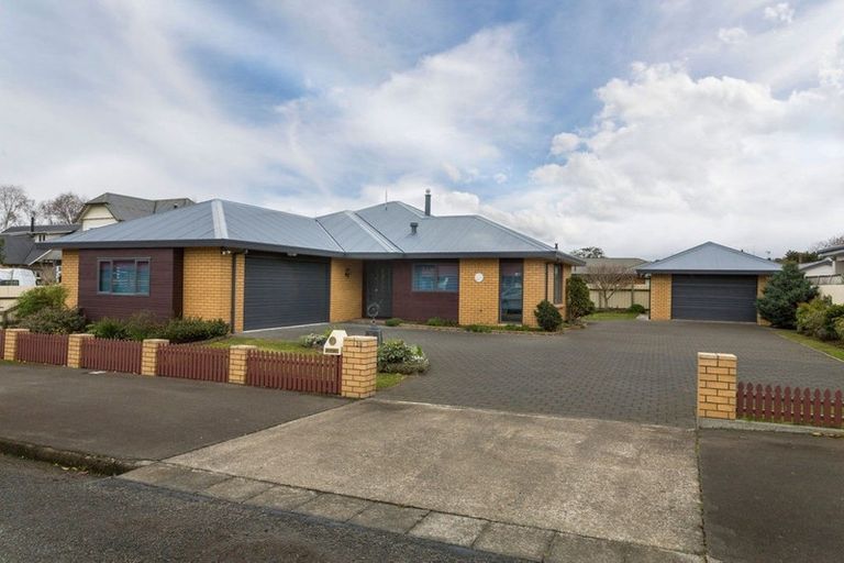 Photo of property in 19 King Street, Dannevirke, 4930