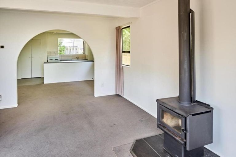 Photo of property in 31 Omapere Street, Whitby, Porirua, 5024