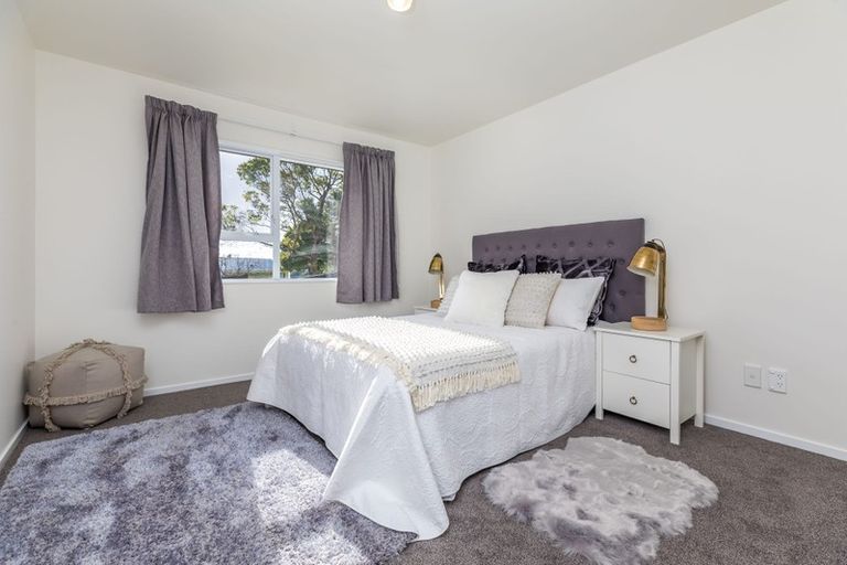 Photo of property in 24 Lilburn Crescent, Massey, Auckland, 0614