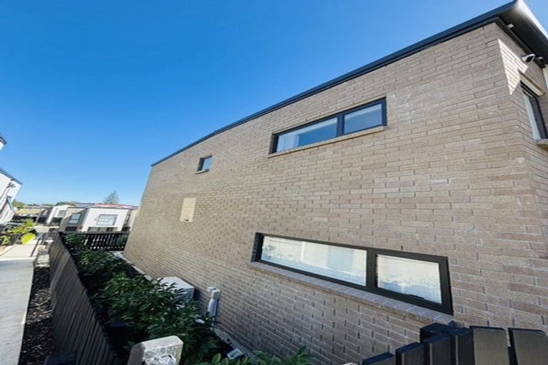 Photo of property in 43 Tukari Lane, Mangere Bridge, Auckland, 2022