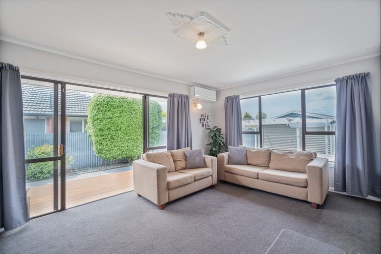 Photo of property in 31 Oriana Crescent, Hornby, Christchurch, 8042