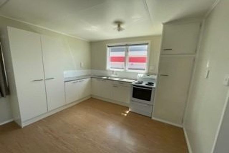 Photo of property in 47 Luckens Road, West Harbour, Auckland, 0618