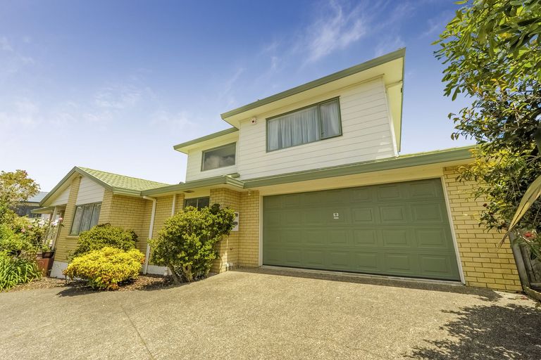 Photo of property in 6 Lanham Lane, Massey, Auckland, 0614
