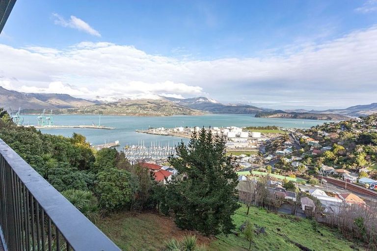 Photo of property in 7 Harmans Road, Lyttelton, 8082