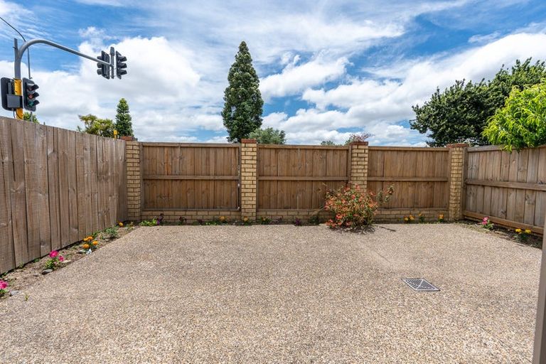 Photo of property in 201u3 Massey Street, Frankton, Hamilton, 3204