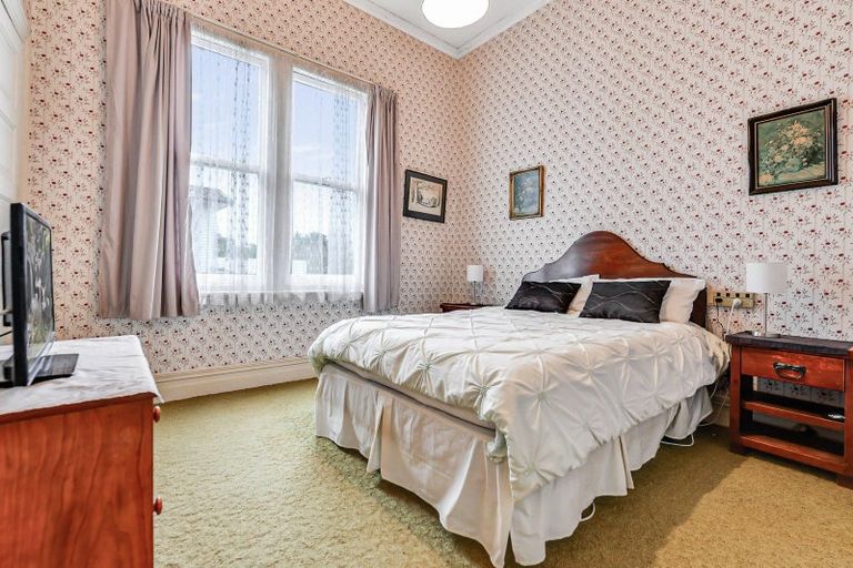 Photo of property in 50 Forest Lake Road, Forest Lake, Hamilton, 3200