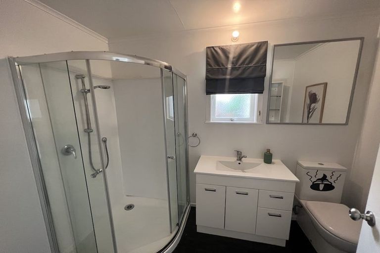 Photo of property in 25 Crompton Road, Massey, Auckland, 0614