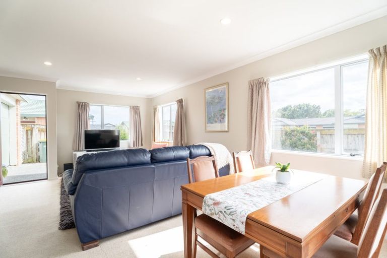 Photo of property in 5 Pohutukawa Grove, Titahi Bay, Porirua, 5022