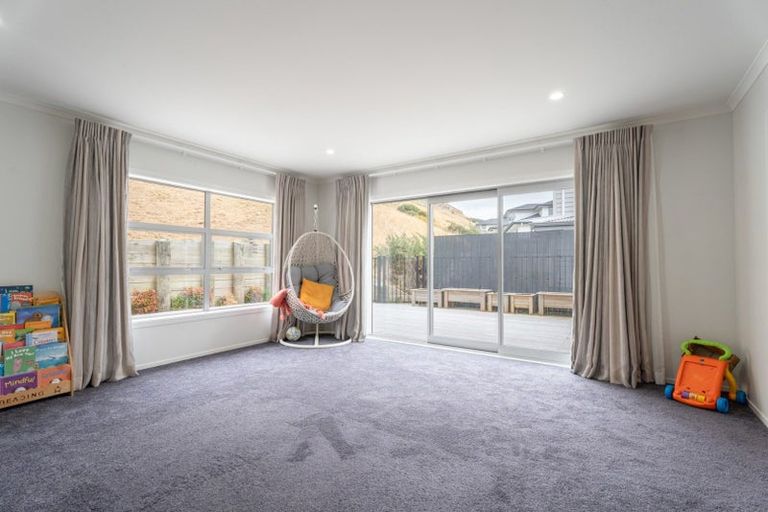 Photo of property in 103 Melksham Drive, Churton Park, Wellington, 6037