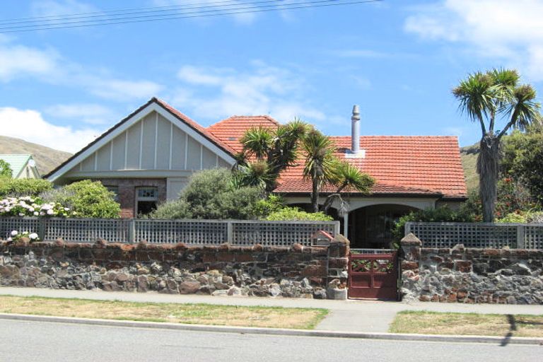 Photo of property in 82 Esplanade, Sumner, Christchurch, 8081