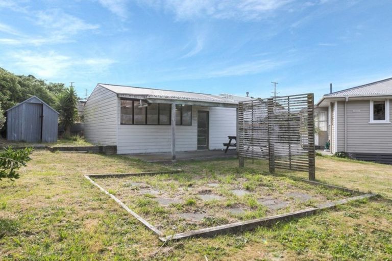 Photo of property in 7 Te Puke Street, Titahi Bay, Porirua, 5022