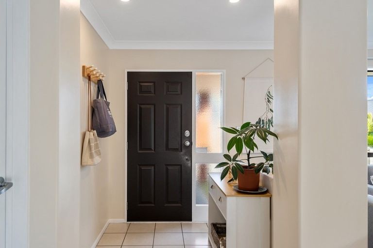 Photo of property in 15 Hideaway Gate, Parklands, Christchurch, 8083