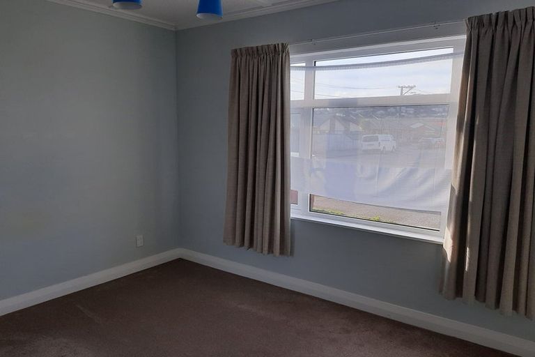 Photo of property in 37 Tauhinu Road, Miramar, Wellington, 6022