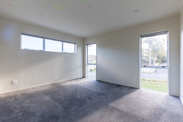 Photo of property in 115 Athena Drive, Totara Vale, Auckland, 0629