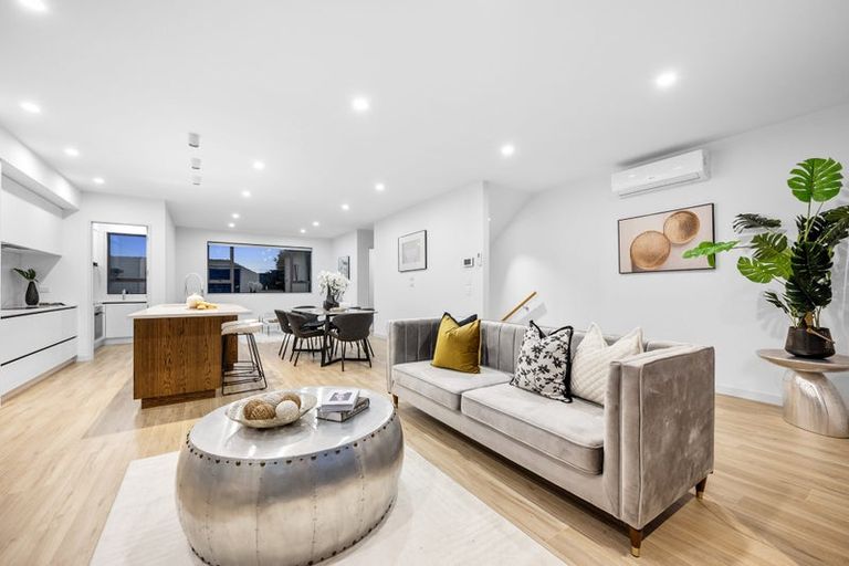Photo of property in 4c Fowler Street, Northcote, Auckland, 0627