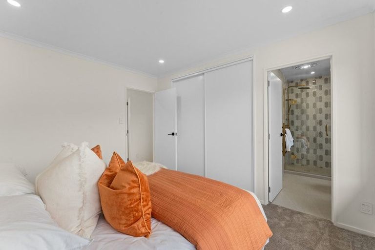 Photo of property in 21 Sandwick Drive, Weymouth, Auckland, 2103