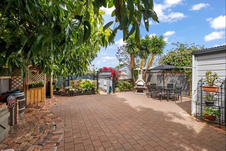 Photo of property in 436 Aberdeen Road, Gisborne, 4010