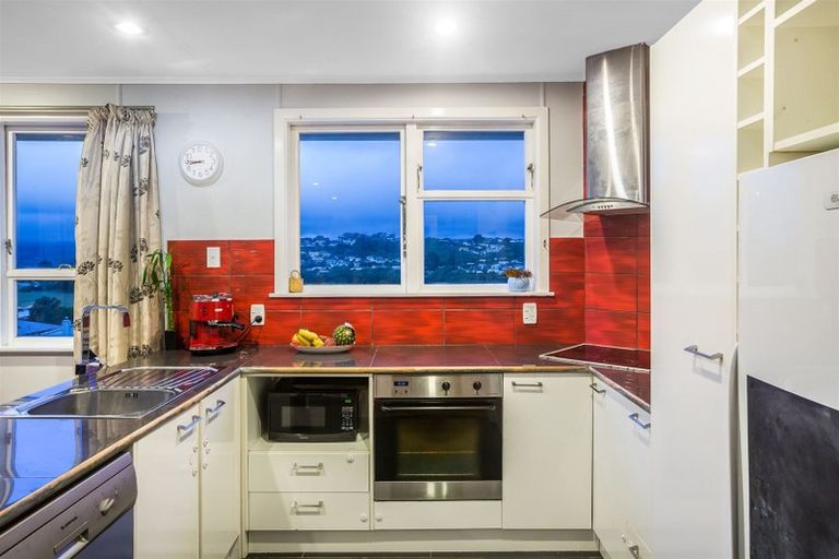Photo of property in 21 Desert Gold Street, Ascot Park, Porirua, 5024